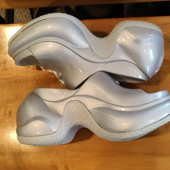 SFMK Compass Wave Hi-heel(Platform) Bumper Sandals Size 37 Silver With Dust Bag - Picture 7 of 12